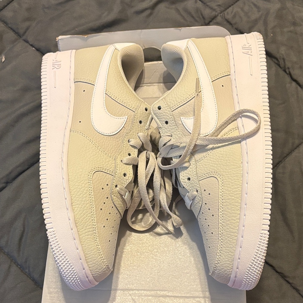 Nike Air Force 1 '07 Light Bone and White - Picture 5 of 7
